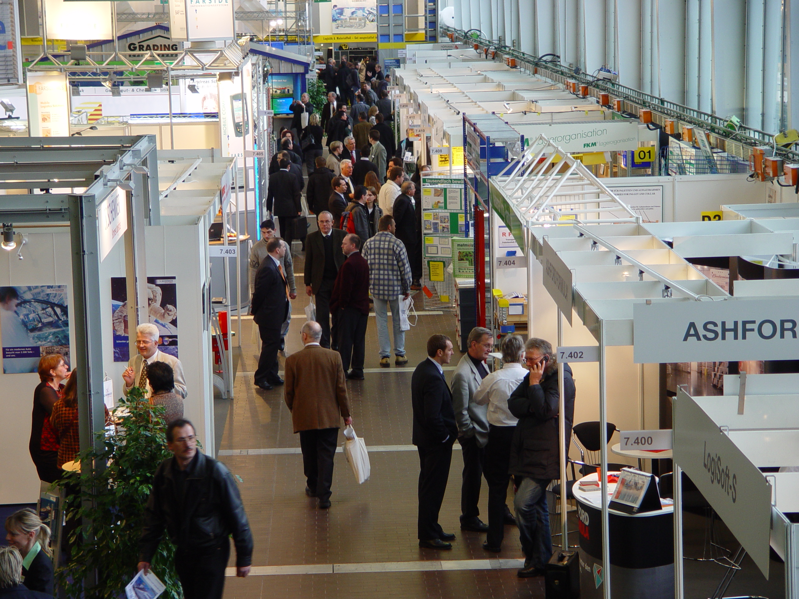 Bei der Premiere 2003 auf dem Killesberg gehörten bereits Systemlösungen, Robotik, fahrerlose Transportsysteme und digitale Kommissioniertechnologien zum Ausstellungsprogramm. (Quelle: Euroexpo GmbH)
