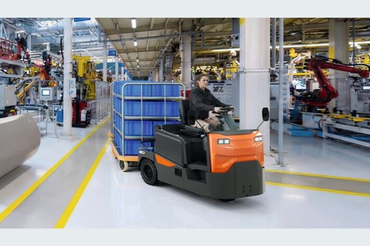 Die neuen Schlepper sind für den Horizontaltransport ausgelegt und decken Zugleistungen von acht beziehungsweise zehn Tonnen ab. Bild: Toyota MH