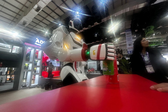 Erfrischung und Snacks für oder von humanoide(n) Roboter? (Quelle: Jan Kaulfuhs-Berger)