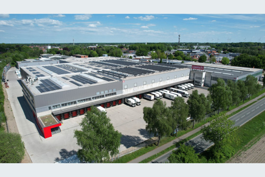 Am Standort Ahaus der Pietsch Gruppe befindet sich das Zentrallager mit Querverbindungen zu allen anderen Standorten der Unternehmensgruppe. (Bildquelle: Kurt Pietsch GmbH & Co. KG)