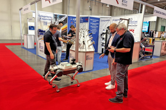 Fahrerlose Transportsysteme, autonome mobile Roboter und zugehörige Technologien stehen im Mittelpunkt der AGV Expo 2026 in Piacenza. (Bildquelle: Mediapoint & Exhibitions)