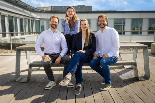 Von links nach rechts: Kerk Wichmann, Vice President Corporate Strategy Jungheinrich & Managing Director Uplift Ventures; Christina Hammes, Managing Director Uplift Ventures; Maike Steding, Venture Clienting & Operations Lead Uplift Ventures und Christian Noske, General Partner Uplift Ventures Fonds. (Quelle: Jungheinrich AG) 