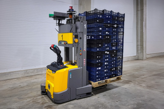 Herzstück des erweiterten Mobile-Robot-Systems bei Magyar Gomba sind zwei fahrerlose Hochhubwagen vom Typ ERC 213a. (Bildquelle: Jungheinrich)