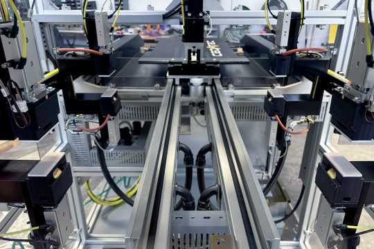 Die Rollon Lineartechnik ist ein funktional entscheidender Bestandteil der Maschinenarchitektur. (Bildquelle: Rollon GmbH)