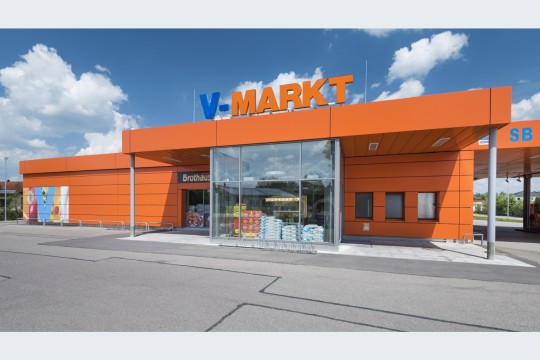 Die Lagerverwaltungssoftware „Wamas“ aus dem Haus SSI Schäfer verwaltet zukünftig das breite Sortiment des Handelsunternehmens V-Markt. (Bildquelle: Hermann Rupp)