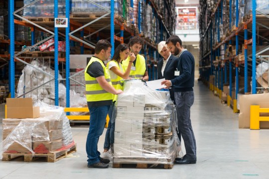 Die Einbindung von Beschäftigten kann Praxiswissen zu Abläufen, Ausnahmen und Störfällen bereits in die Lagerplanung bringen. (Quelle: T&O Group)