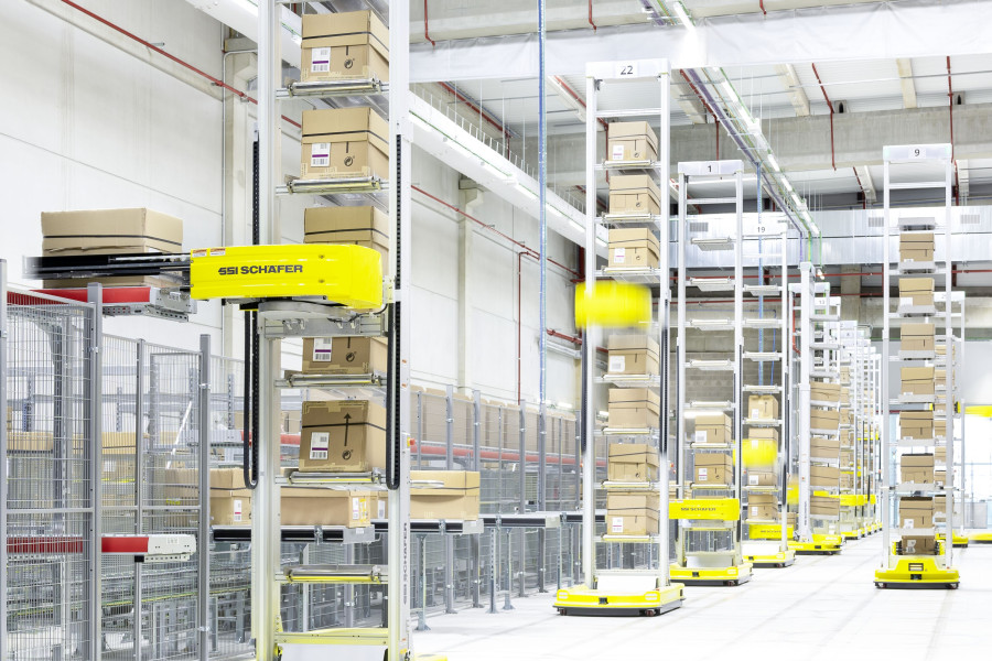 Rackbot“-Systeme ermöglichen die unabhängige Skalierung von Kapazität und Durchsatz. So kann die Leistung Schritt für Schritt an das Unternehmenswachstum angepasst werden. (Bildquelle: SSI Schäfer)