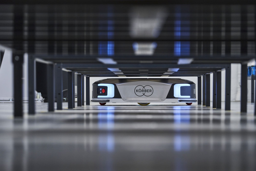 Die Softwareplattform von NAiSE verbindet fahrerlose Transportfahrzeuge, autonome mobile Roboter und manuell bediente Flurförderzeuge unterschiedlicher Hersteller. (Bildquelle: Körber)