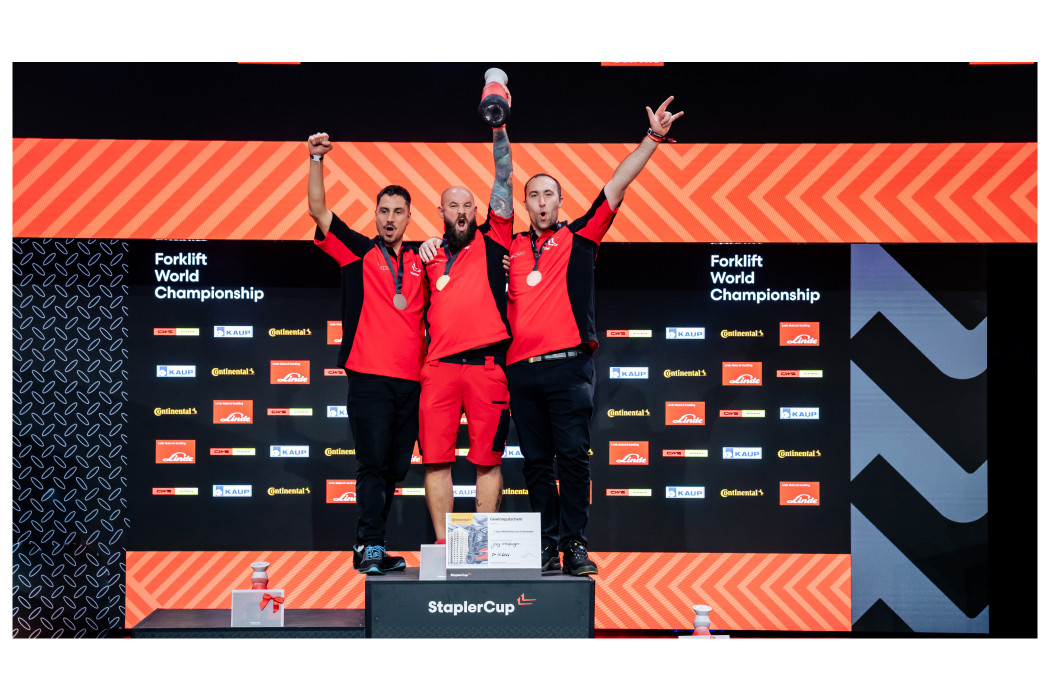 Jörg Klößinger (center) from Oberdachstetten is Men's Forklift World Champion 2026. (Source: Bert Willer Photography)