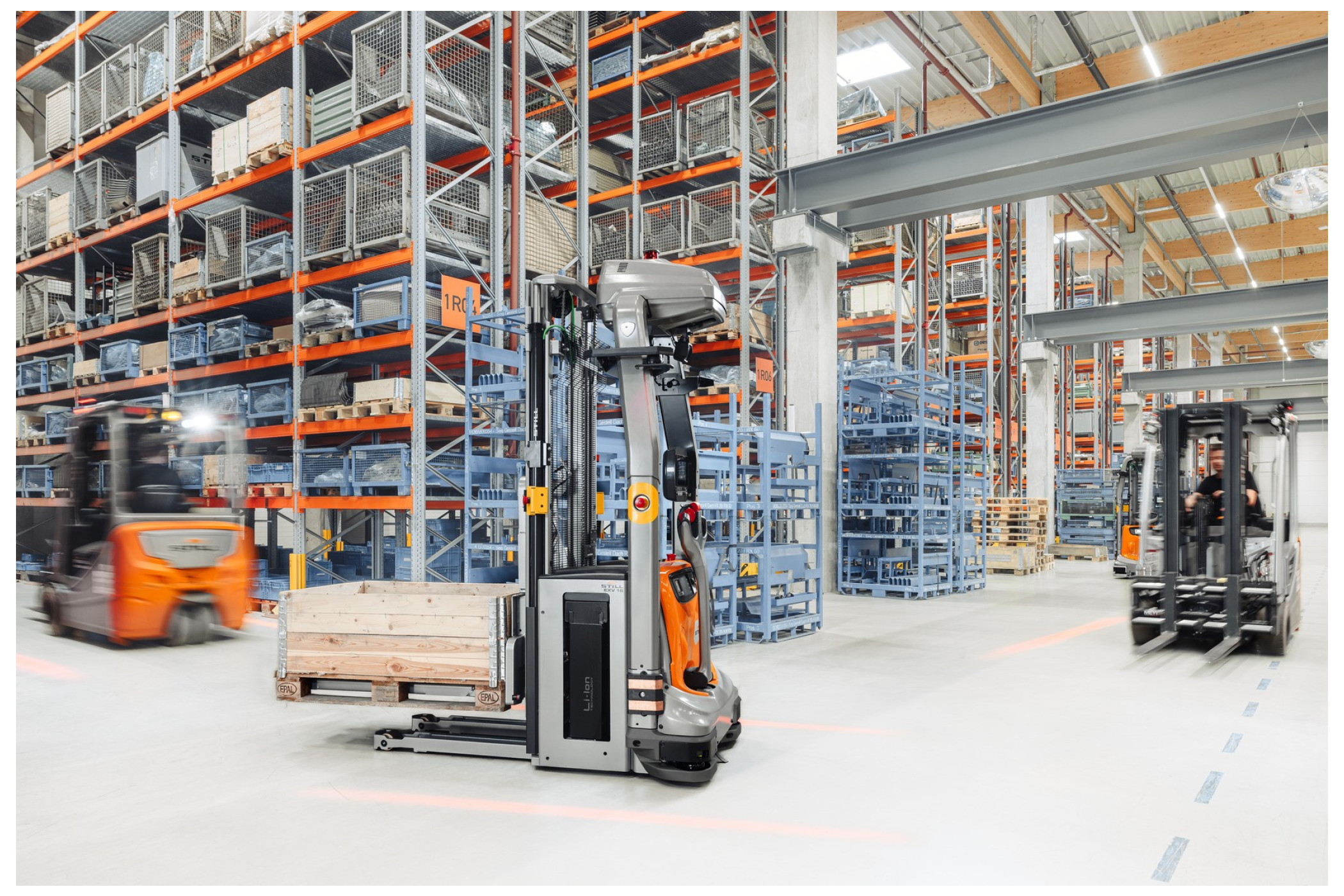 In automated warehouses, thousands of different data from stationary and mobile systems are collected and analyzed in real time. (Source: Still GmbH)