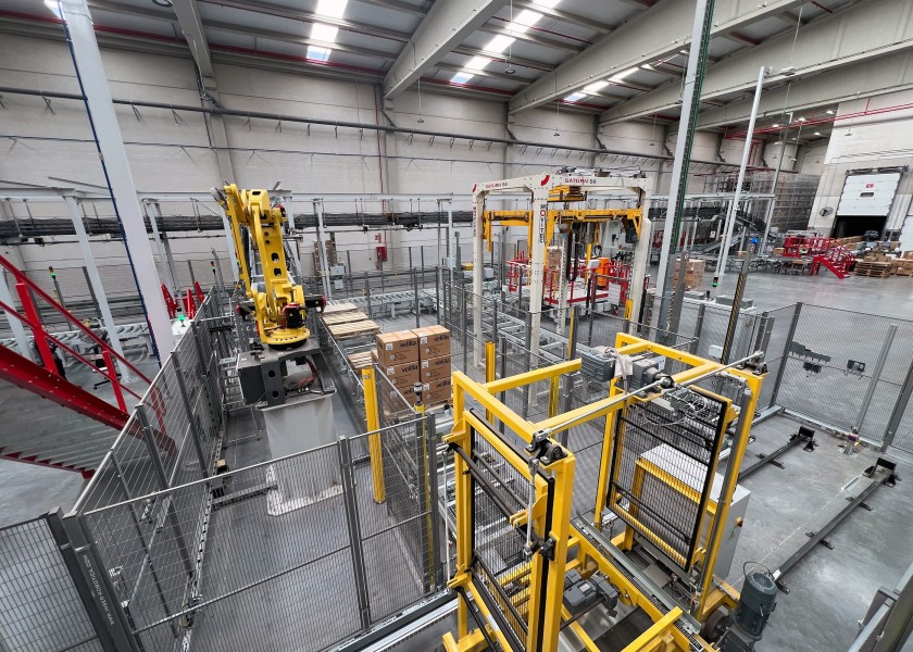 Platz 5: Dematic integriert hochmodernes Palettenlager beim spanischen Kleidungshersteller Velilla » https://www.technische-logistik.net/node/26182 | Dematic hat bei dem spanischen Arbeitsbekleidungshersteller Velilla ein hochmodernes Palettenlager integriert. (Bildquelle: Dematic)