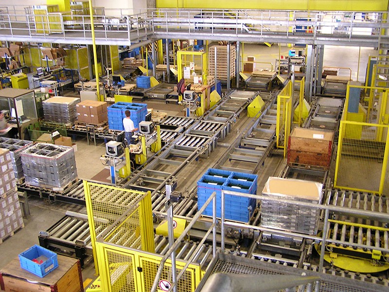 Platz 7: Völlig losgelöst: Wie Automatisierung Lager unabhängig macht » https://www.technische-logistik.net/node/25843 | Um ein Lager sinnvoll zu automatisieren, geht es letztlich darum, zu analysieren, an welchen Stellen sich Automatisierung eignet und wo es mehr Sinn macht, manuelle Tätigkeiten beizubehalten. (Bildquelle: Sysmat)