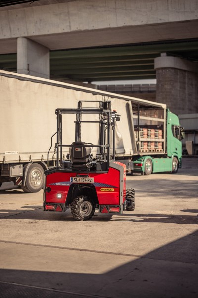Aufgrund des modularen Designs erfüllt die FL-Baureihe die Anforderungen unterschiedlicher Branchen von Transport und Logistik bis hin zu Bauwesen und Infrastruktur. (Bildquelle: Palfinger)
