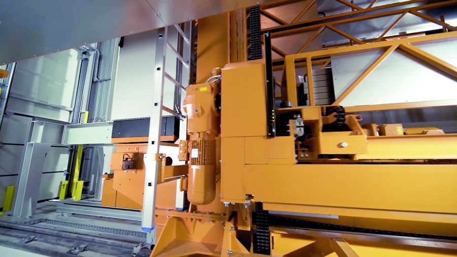 Für das von Baumalog konzipierte automatisierte Lager bei Retech lieferte Nord sechs Getriebemotoren mit Leistungen von 0,75 Kilowatt bis drei Kilowatt sowie die dazu passenden Frequenzumrichter vom Typ „Nordac Pro“. (Bildquelle: Nord Drivesystems)