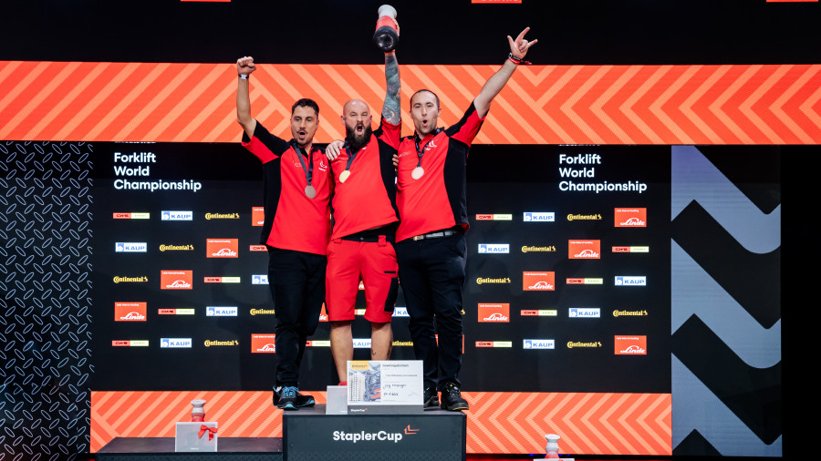 Jörg Klößinger (Mitte) aus Oberdachstetten ist Men’s Forklift World Champion 2026. (Quelle: Bert Willer Fotografie)