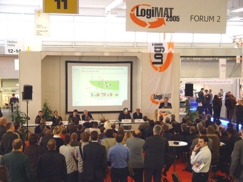 Das Rahmenprogramm in den Hallen war schon damals Publikumsmagnet auf der Logimat. (Quelle: Euroexpo GmbH)