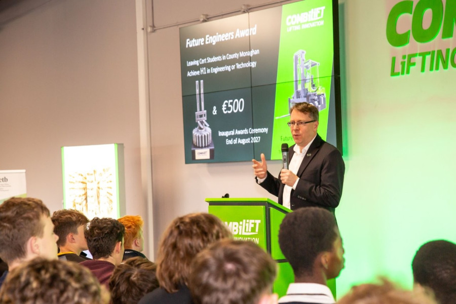 Mit dem „Future Engineers Award“ zeichnet Combilift ab 2027 Schüler im County Monaghan aus, die im Leaving Certificate die Bestnote H1 in Ingenieurwesen oder Technologie erreichen. (Bildquelle: Combilift)
