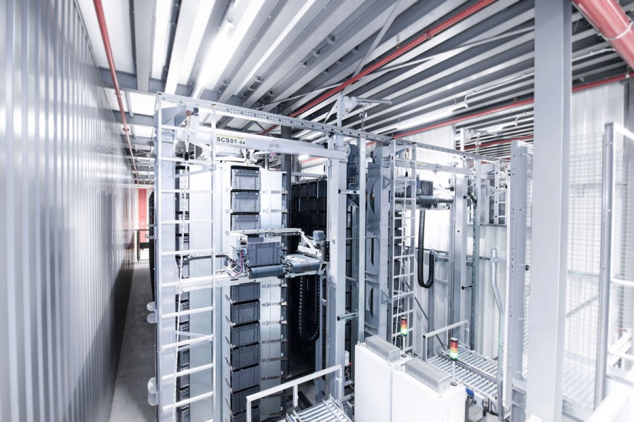 6. In den insgesamt acht Kommissionier-SCS stehen Fressnapf mehr als 10.000 weitere Stellplätze für mittel- bis langsamdrehende Artikel zur Verfügung. (Quelle: SSI Schäfer)