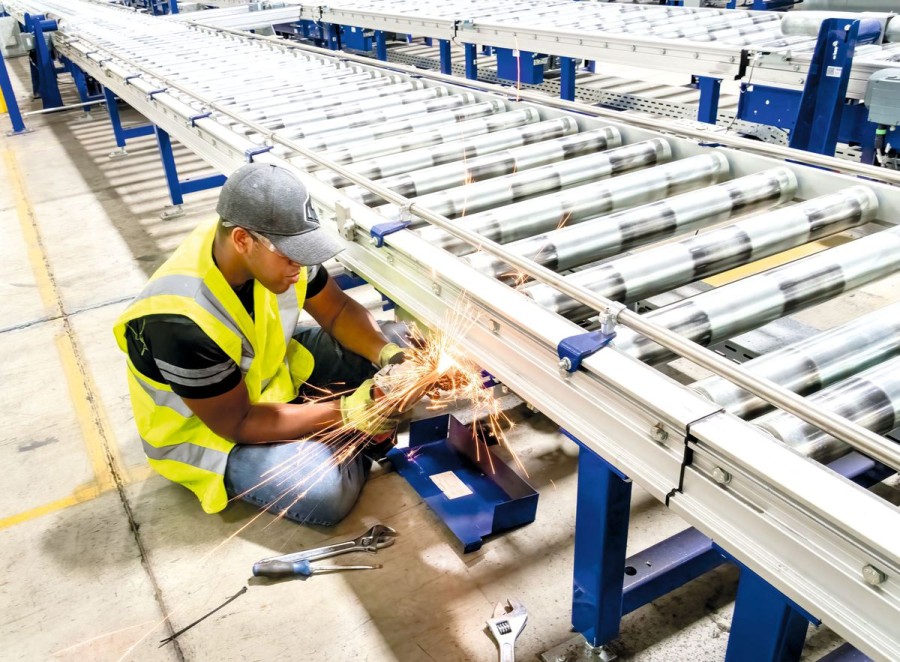 5. Um die Ausfallzeit bei einer Störung möglichst gering zu halten, stehen dem Kunden qualifizierte Stöcklin-Servicetechniker vor Ort zur Verfügung. (Quelle: Stöcklin Logistik)