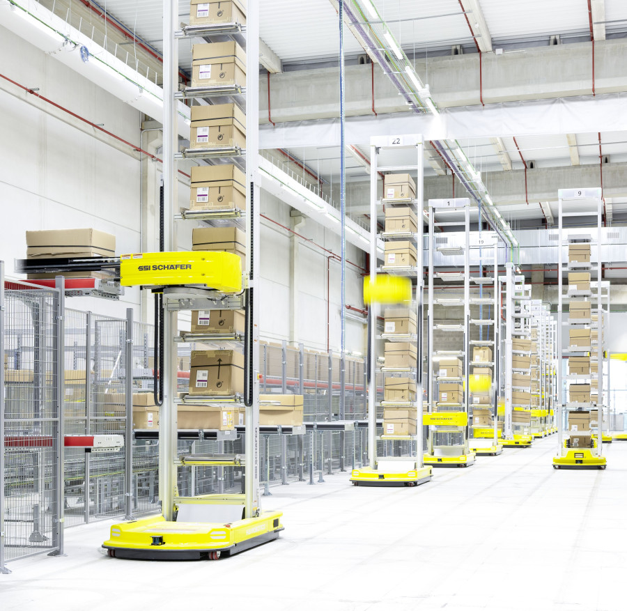 Rackbot“-Systeme ermöglichen die unabhängige Skalierung von Kapazität und Durchsatz. So kann die Leistung Schritt für Schritt an das Unternehmenswachstum angepasst werden. (Bildquelle: SSI Schäfer)