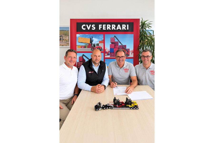Freuen sich auf die Zusammenarbeit (von links nach rechts).: Olaf Oppermann, Geschäftsführer GS-Gabelstapler Service GmbH Oliver Hoffmann, Vertriebsleiter CVS Ferrari Deutschland GmbH Torsten Franke, Gesellschafter und Geschäftsführer GS-Gabelstapler Service GmbH Florian Hintze, Geschäftsführer GS-Gabelstapler Service GmbH (Bildquelle: CVS Ferrari Deutschland GmbH)